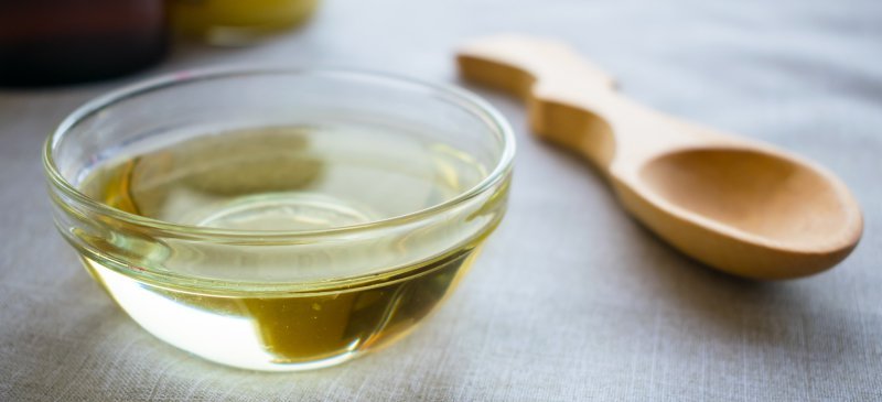 6 Health Benefits of MCT oil - Is It Better than Coconut Oil? - Dr. Axe